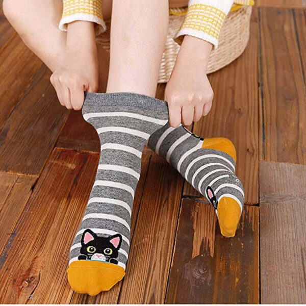 ZFSOCK Non Slip Socks for Women: Novelty Cat Socks Ladies Funny Anti Slip  Grip Socks Cotton Funky Animal Socks Gifts for Cat Lovers 5 Pairs UK 4-9